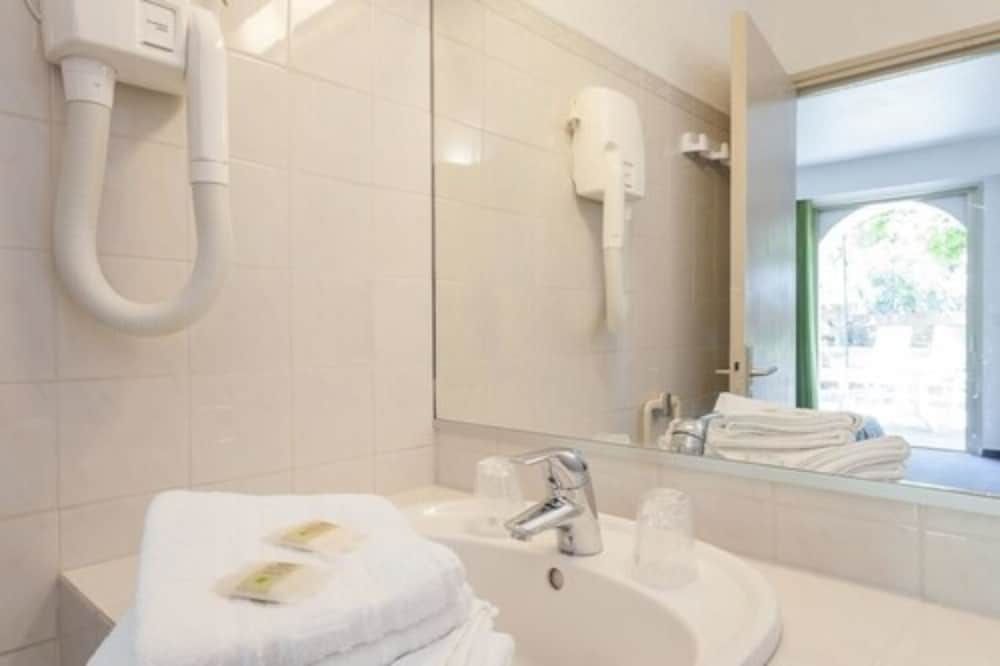 Double Room (Haut de Jardin)
