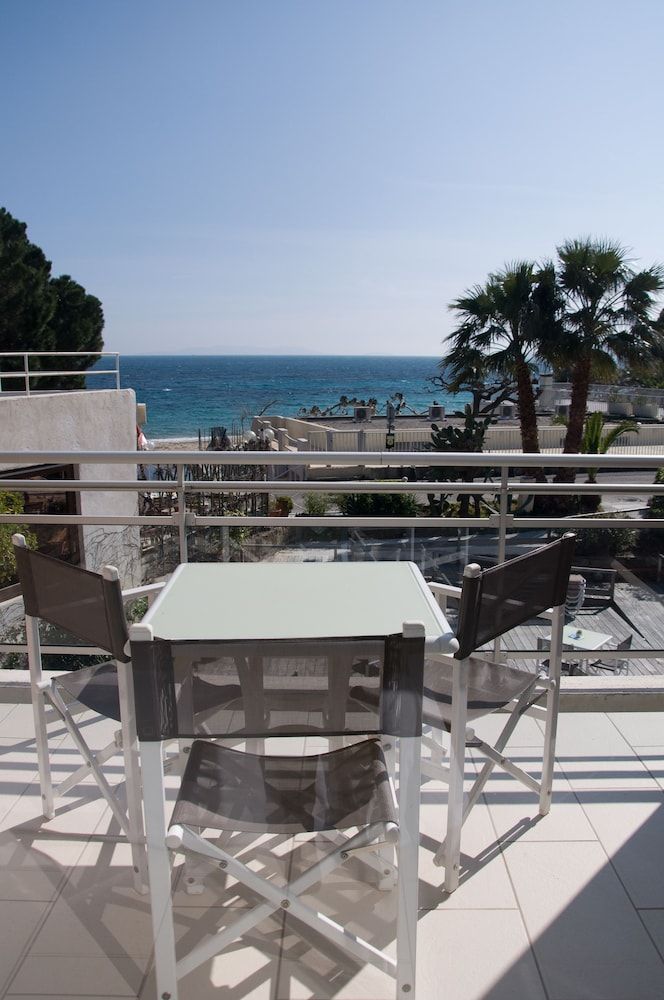 Hotel Le Grand Pavois Double Room, Terrace, Sea View 4