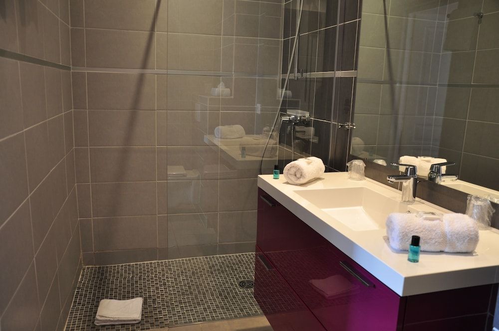 Hotel Le Grand Pavois Double Room, Terrace, Garden Area 5