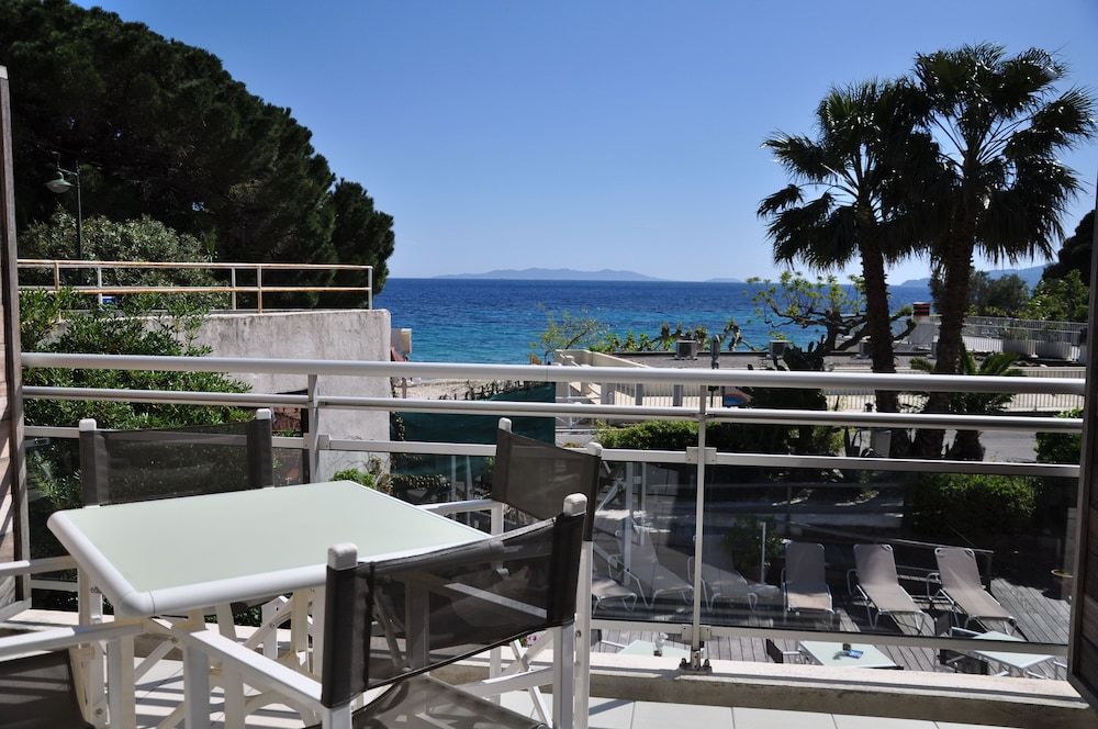 Hotel Le Grand Pavois Double Room, Terrace, Sea View 3