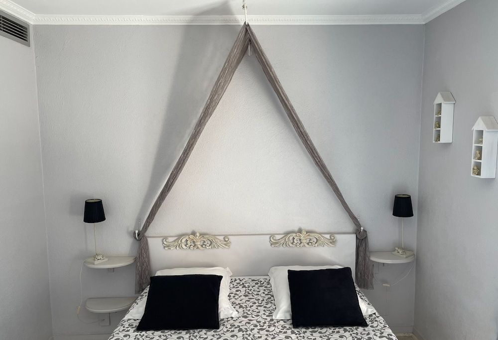 Standard Double Room, Garden View