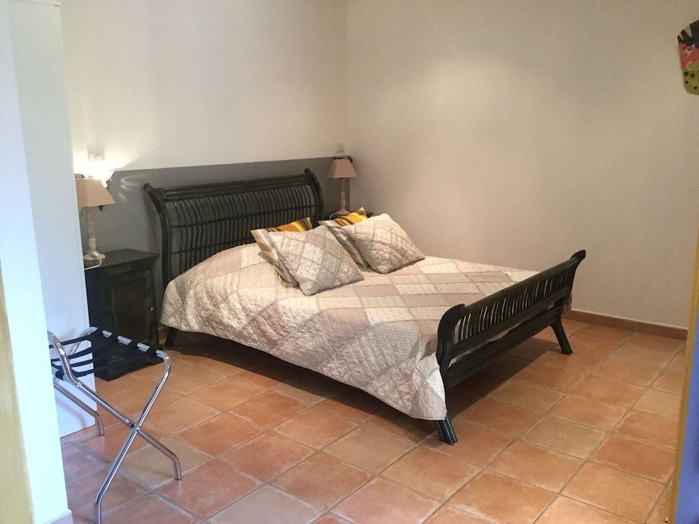 Double Room (Lavande)