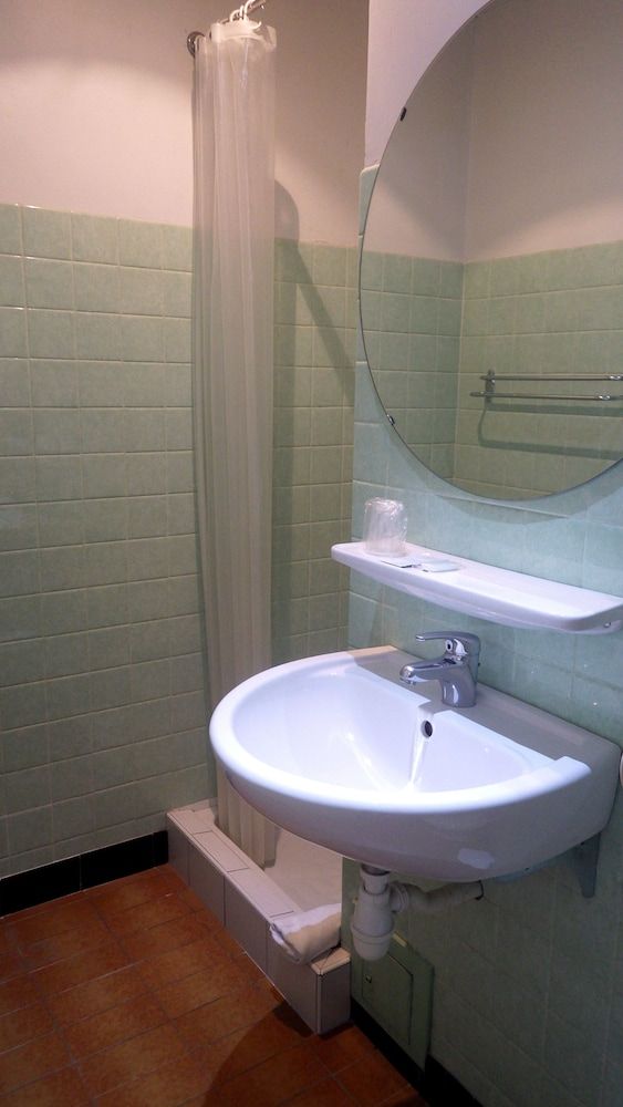 Adonis Lourdes Comfort Double Room, Mountain View 8