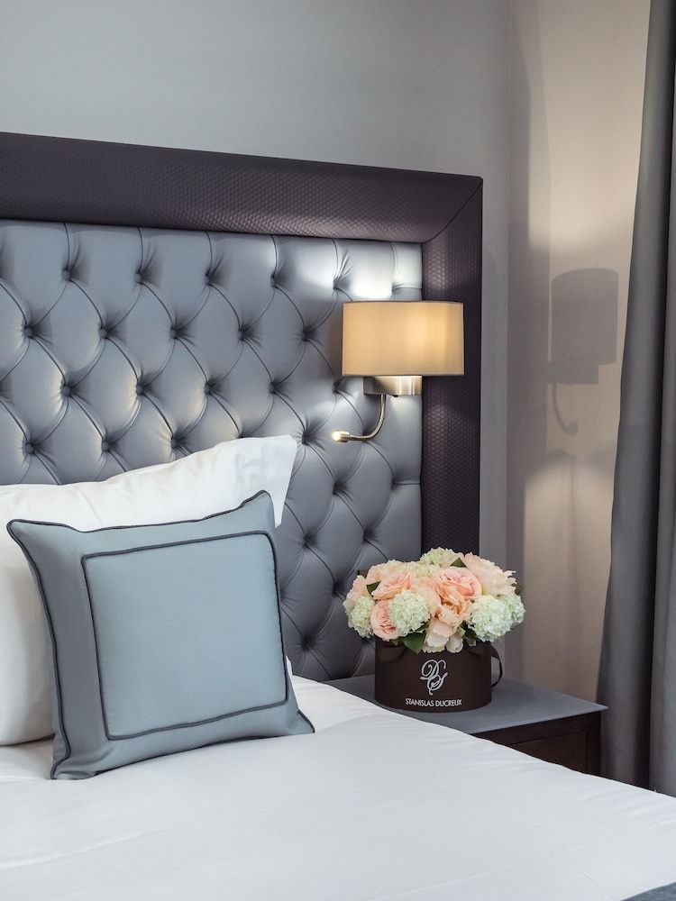 Villa Genesis Deluxe Room, 1 Queen Bed, Pool View 4