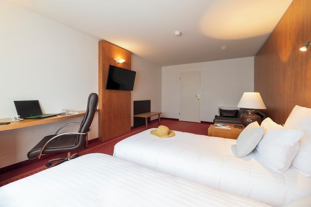 CERISE Bordeaux Mérignac Aéroport Suite Twin