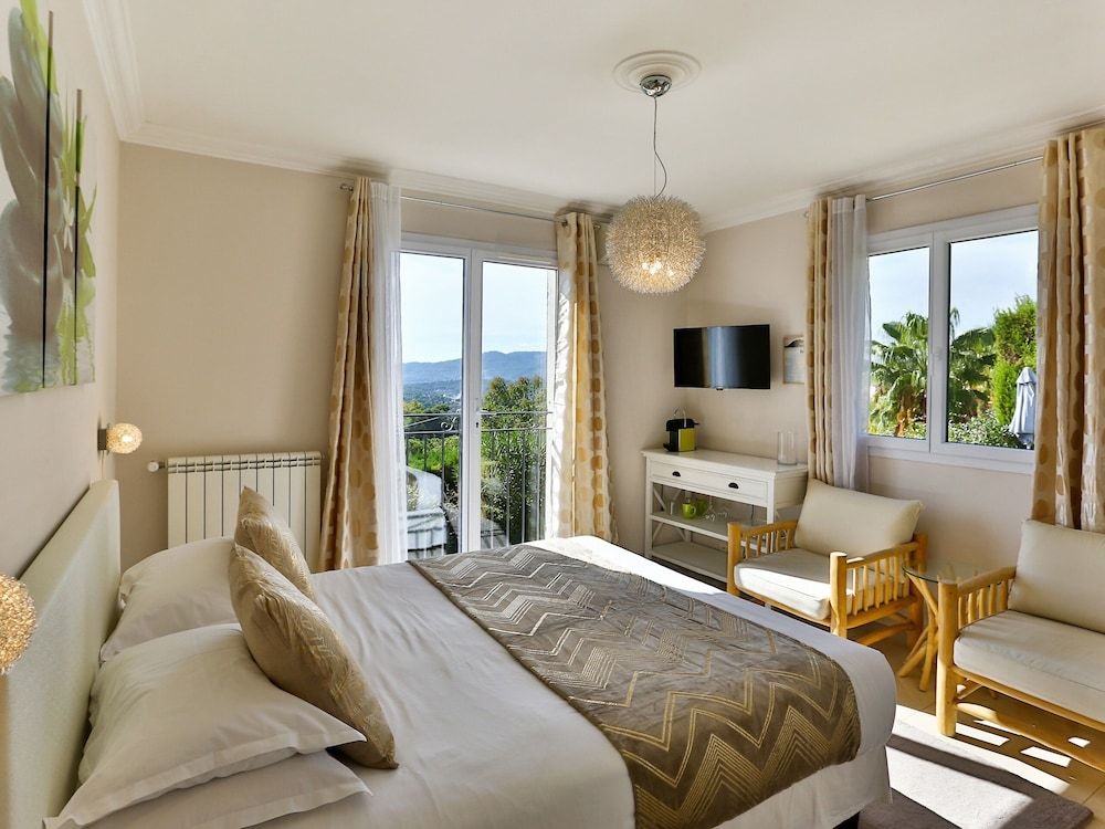 Deluxe Double Room, Private Bathroom, Sea View (1)