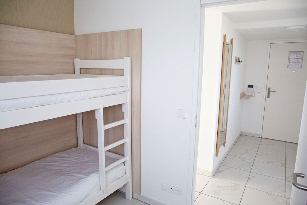 Appartement 4 personnes - 1 chambre + 1 coin nuit - Balcon - Vue Montagne