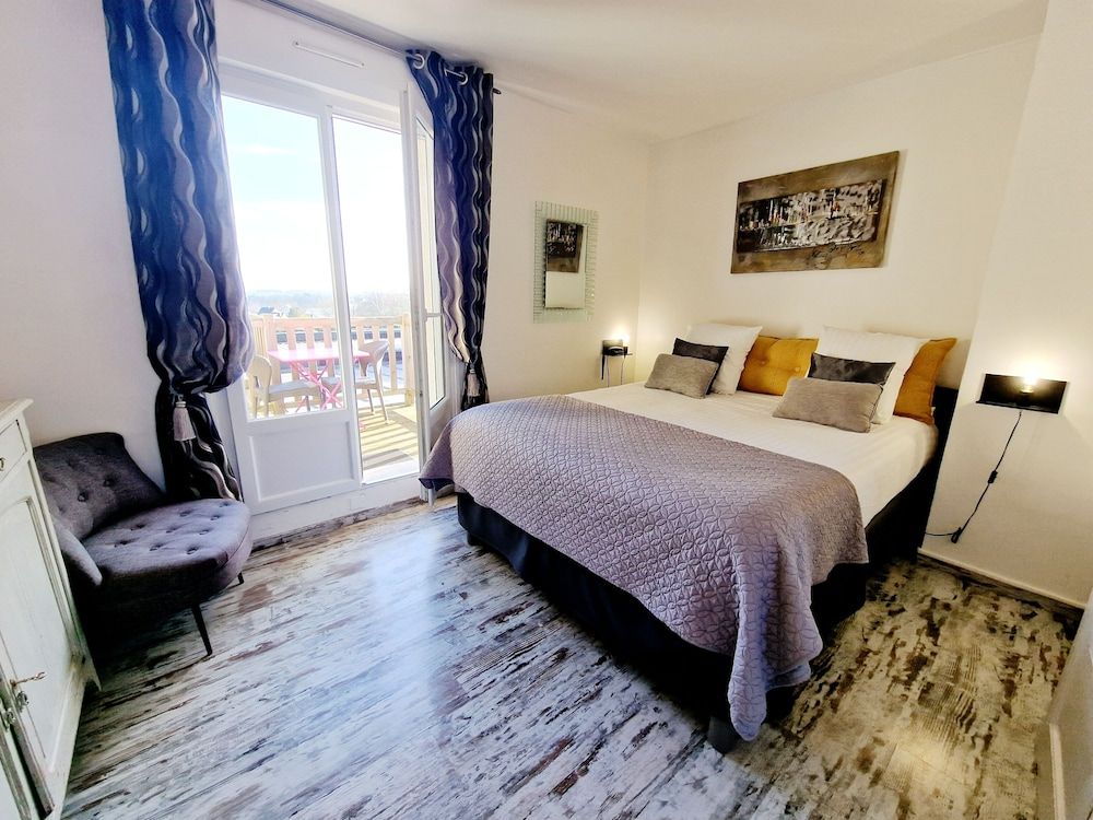 Les Terrasses de Saumur Hotel & Spa Quadruple Room 4