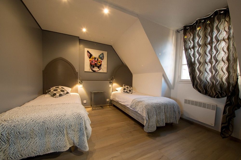 Les Terrasses de Saumur Hotel & Spa Quadruple Room 5