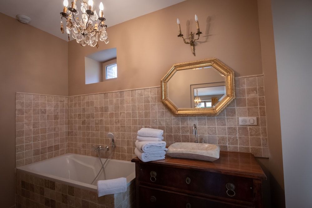 Sublimes hébergements en coeur de forêt Classic Double Room 5