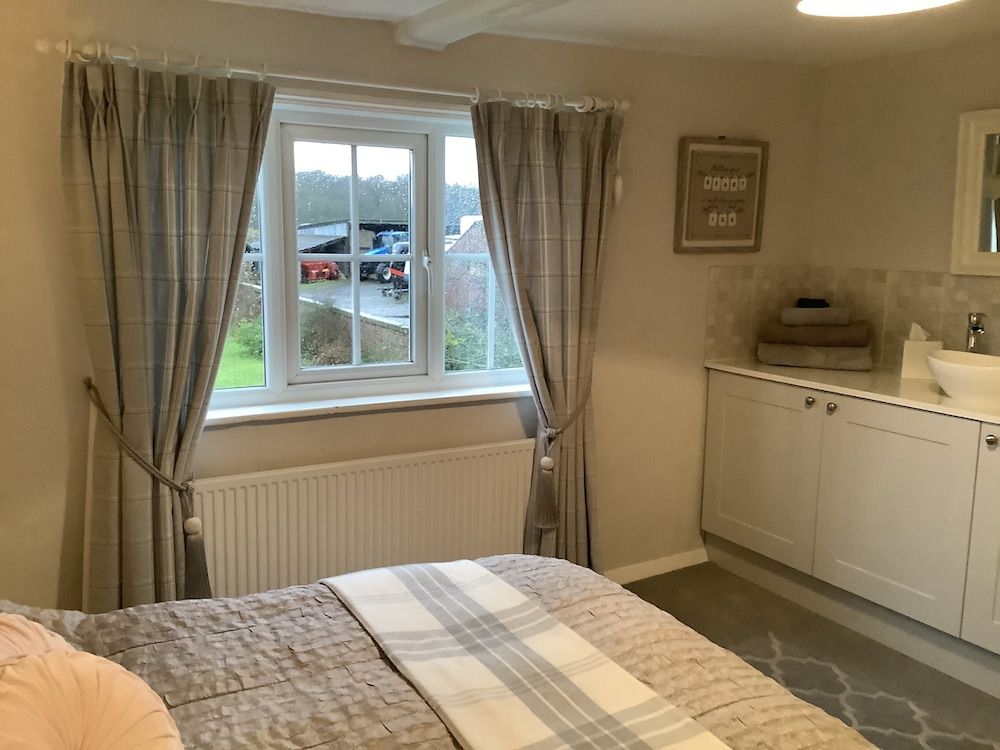 Double Room with Private External Bathroom