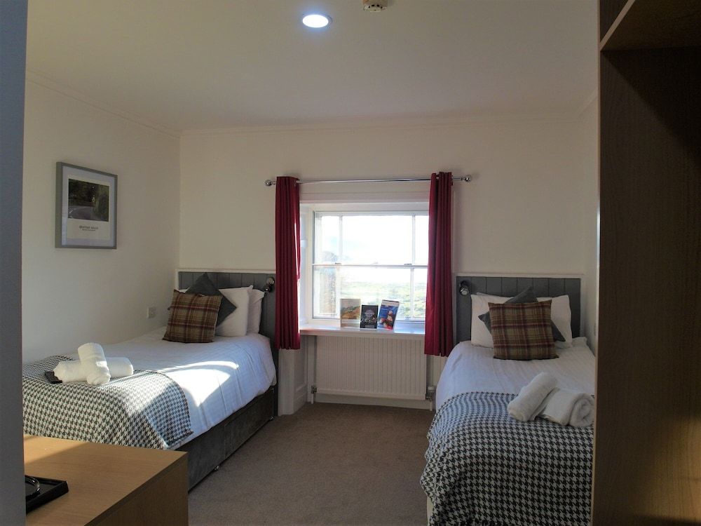 Brathay Hall - Brathay Trust Double or Twin Room, Lake View 8
