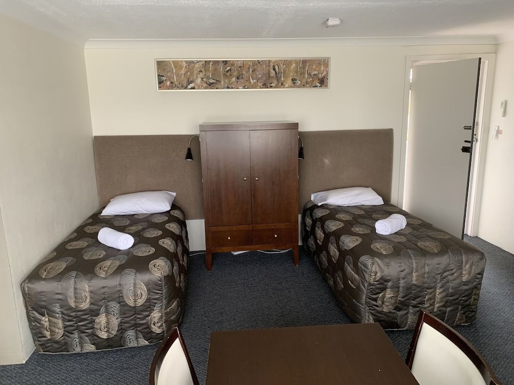 Titania Motel Family Room