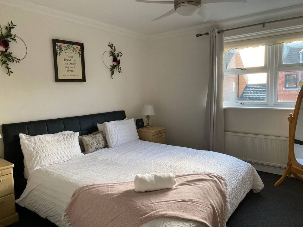 House, Multiple Beds