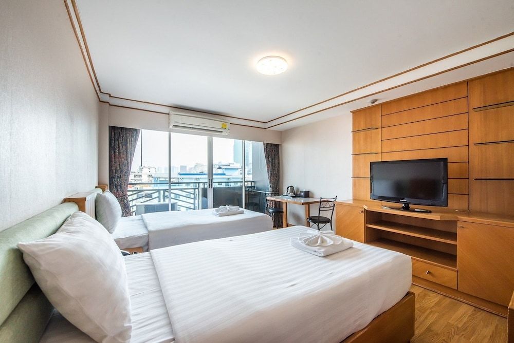 undefined Roseate Ratchada 7