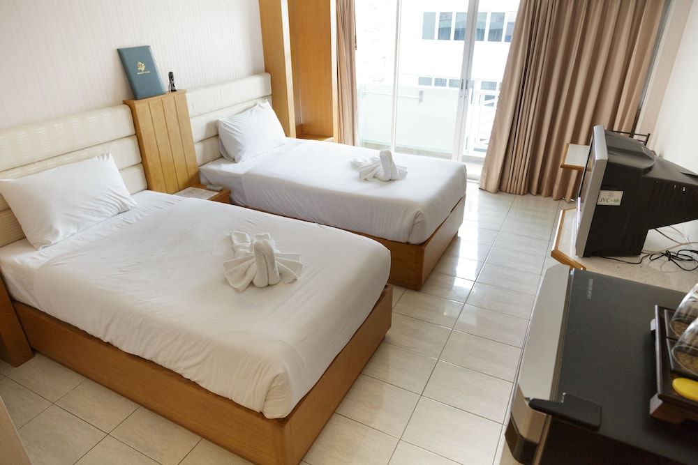 undefined Roseate Ratchada 2