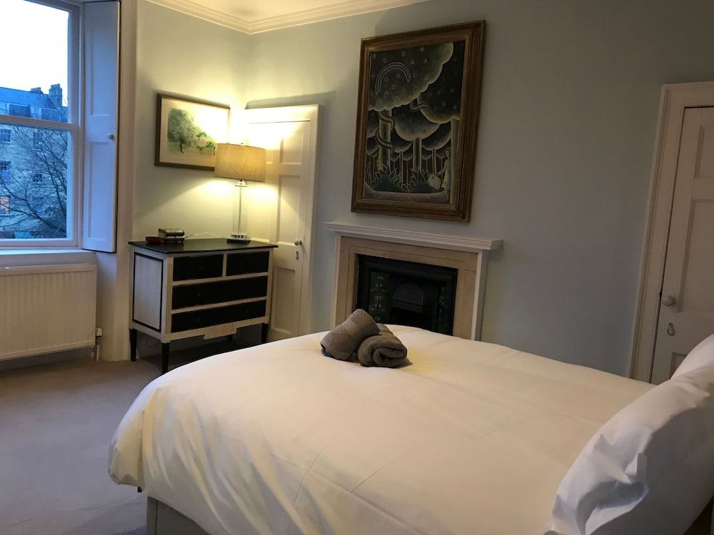 undefined St James Square 6