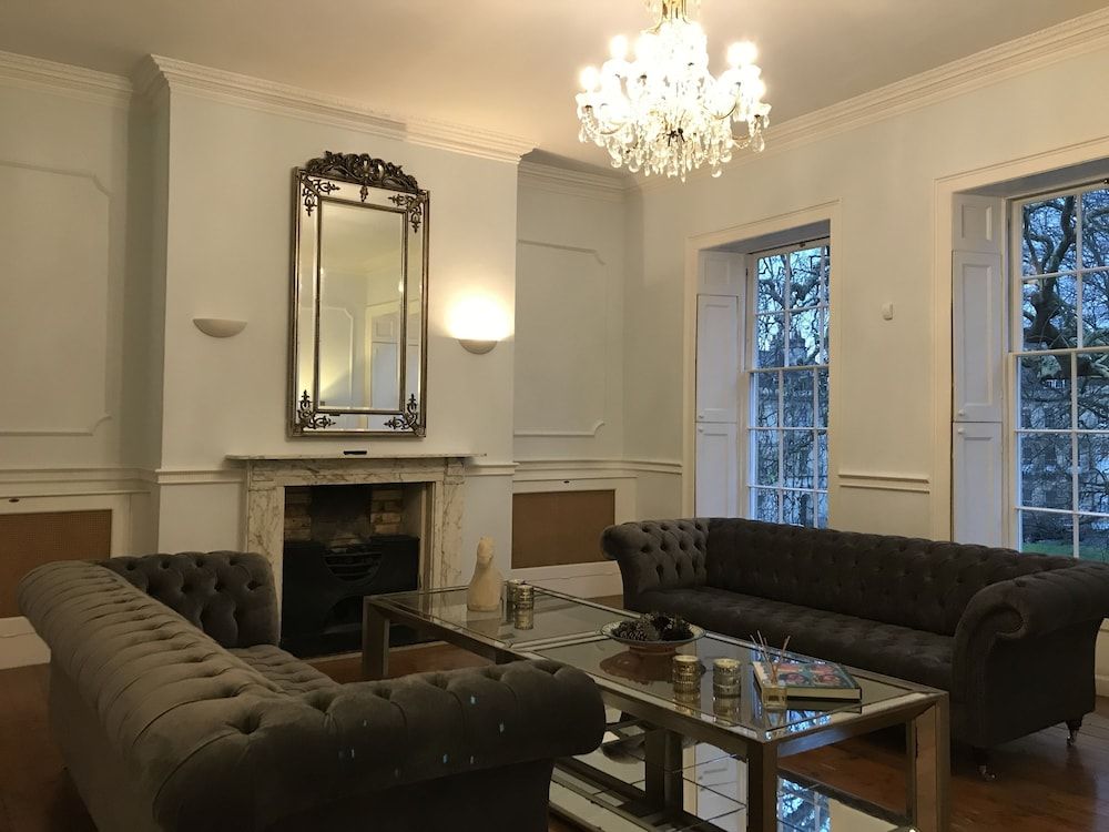 undefined St James Square 4