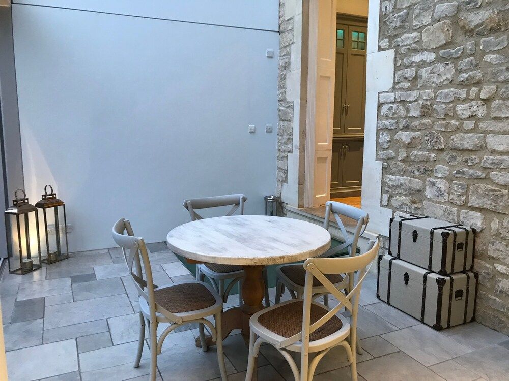 undefined St James Square 3