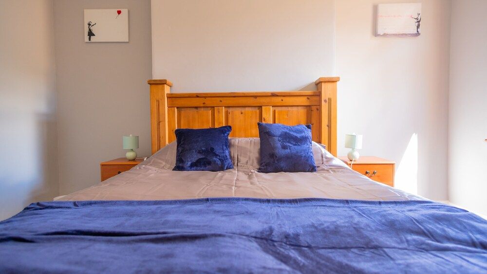 undefined Windsor Apartment with Parking 3