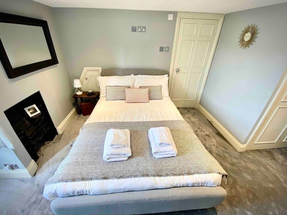 undefined The Georgian Loft Apartment Central Bath 10