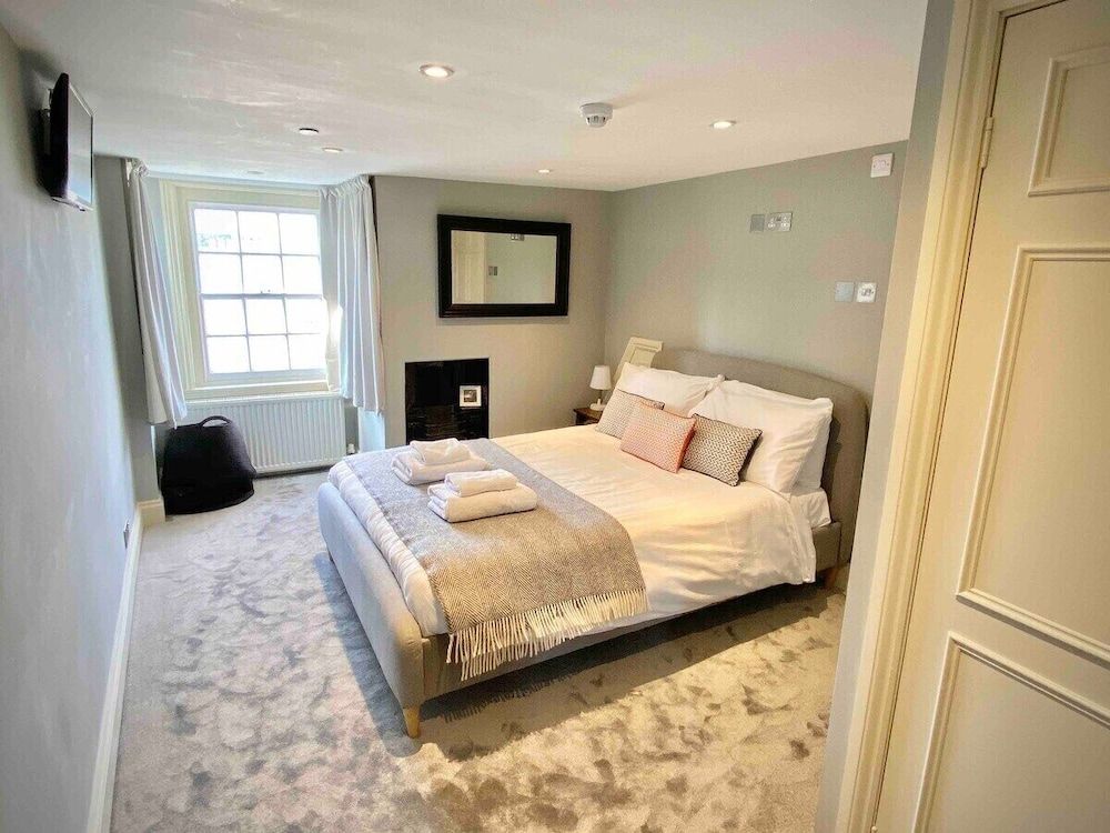 undefined The Georgian Loft Apartment Central Bath 9