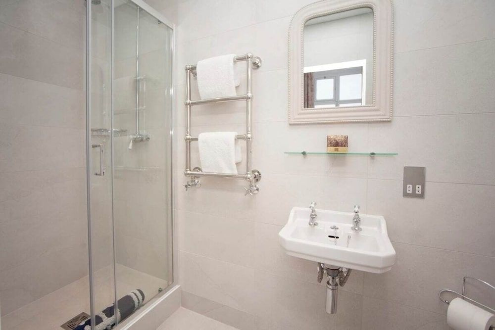 Stylish City Centre Apartment - Bath Apartment 11