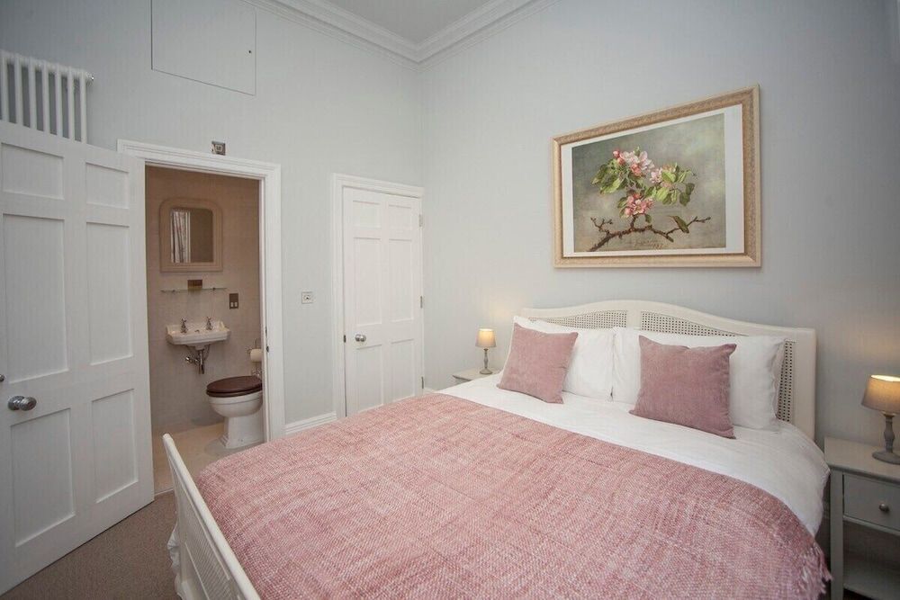 Stylish City Centre Apartment - Bath Apartment 6