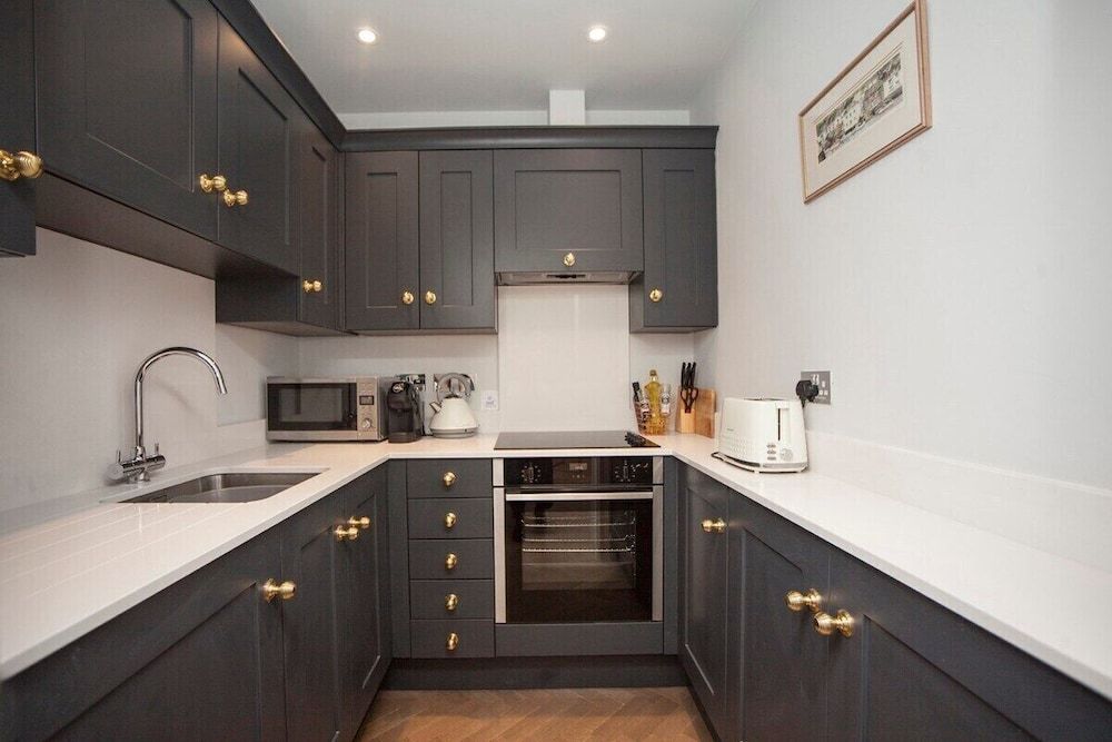 undefined Stylish City Centre Apartment - Bath 4