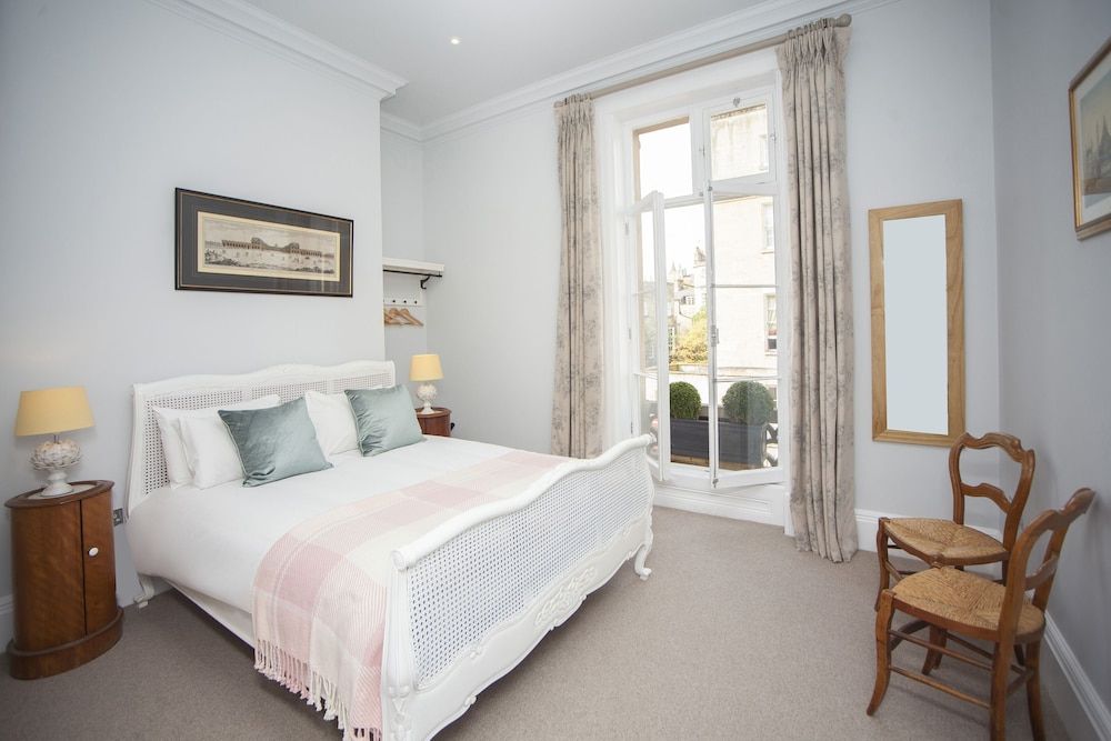 undefined Beautiful City Centre Apartment - Bath 5