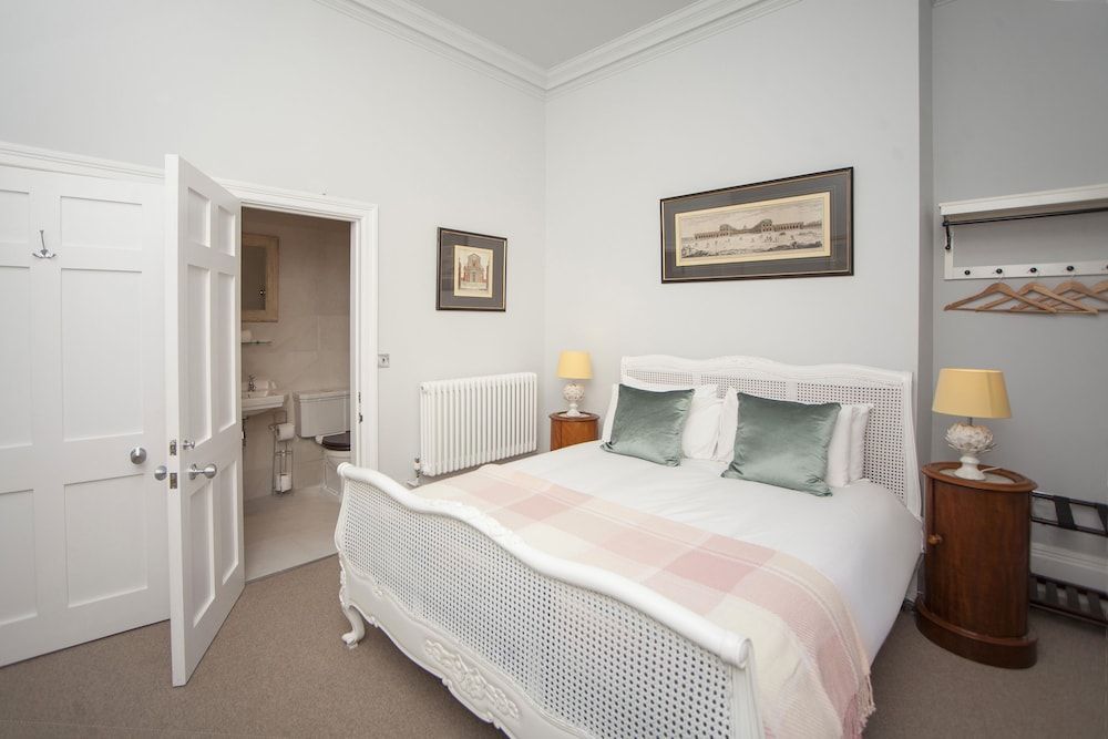 undefined Beautiful City Centre Apartment - Bath 8
