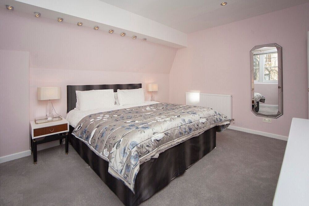 undefined Georgian Coach House Mews Central Bath 7