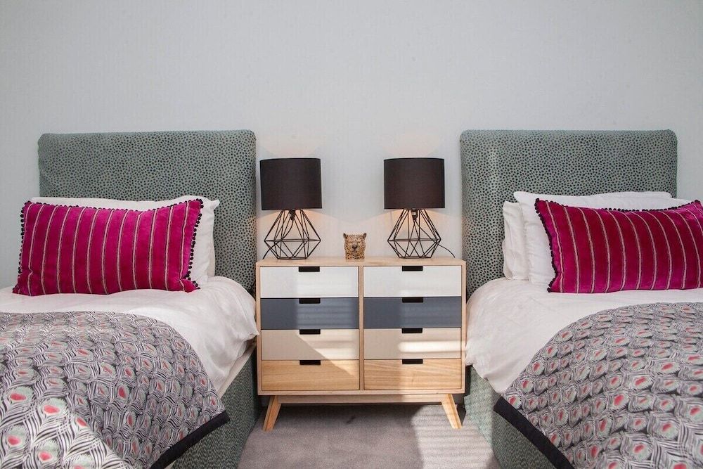 Georgian Coach House Mews Central Bath Apartment, Private Bathroom (TCH) 8