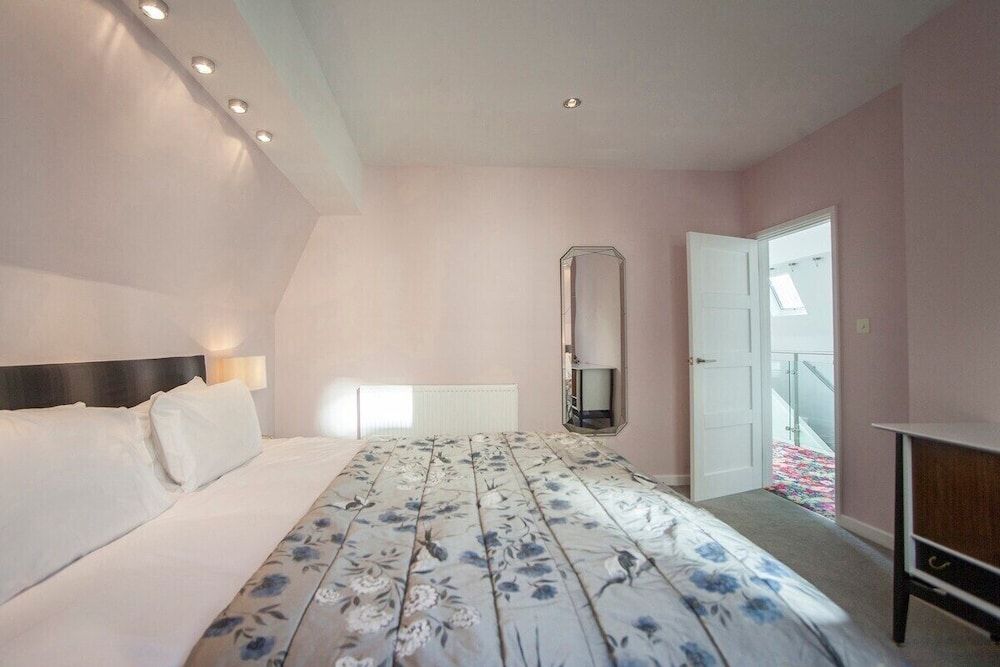 undefined Georgian Coach House Mews Central Bath 10