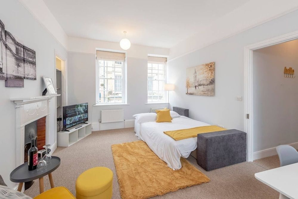 undefined The King's Retreat 7