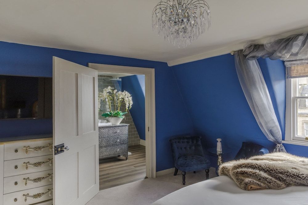 Impeccable 4-bed Apartment in Bath Apartment 23