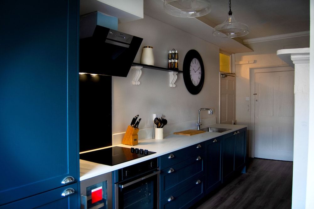 undefined Impeccable 4-bed Apartment in Bath 3