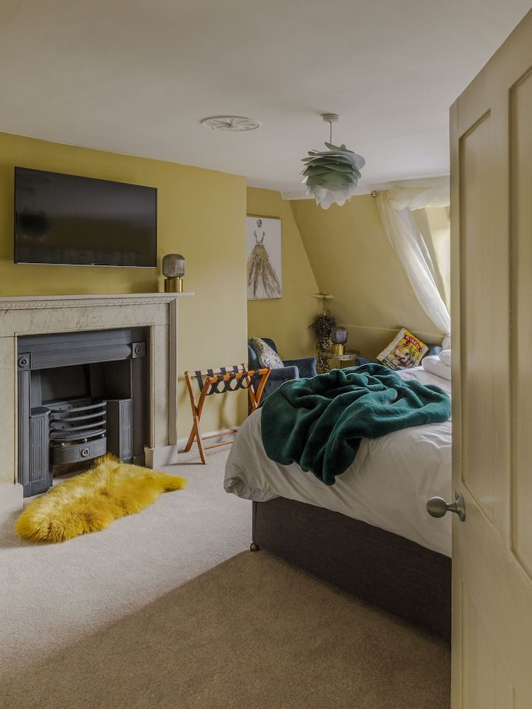 Impeccable 4-bed Apartment in Bath Apartment 5