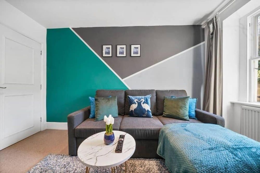 undefined Avon Apartments by Tŷ SA 10