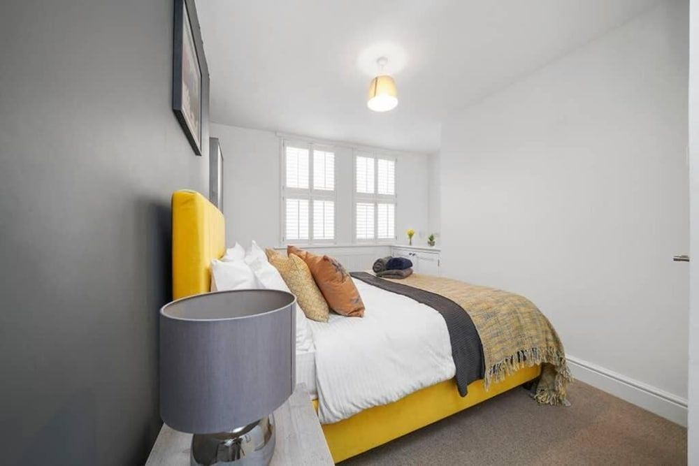 undefined Avon Apartments by Tŷ SA 5