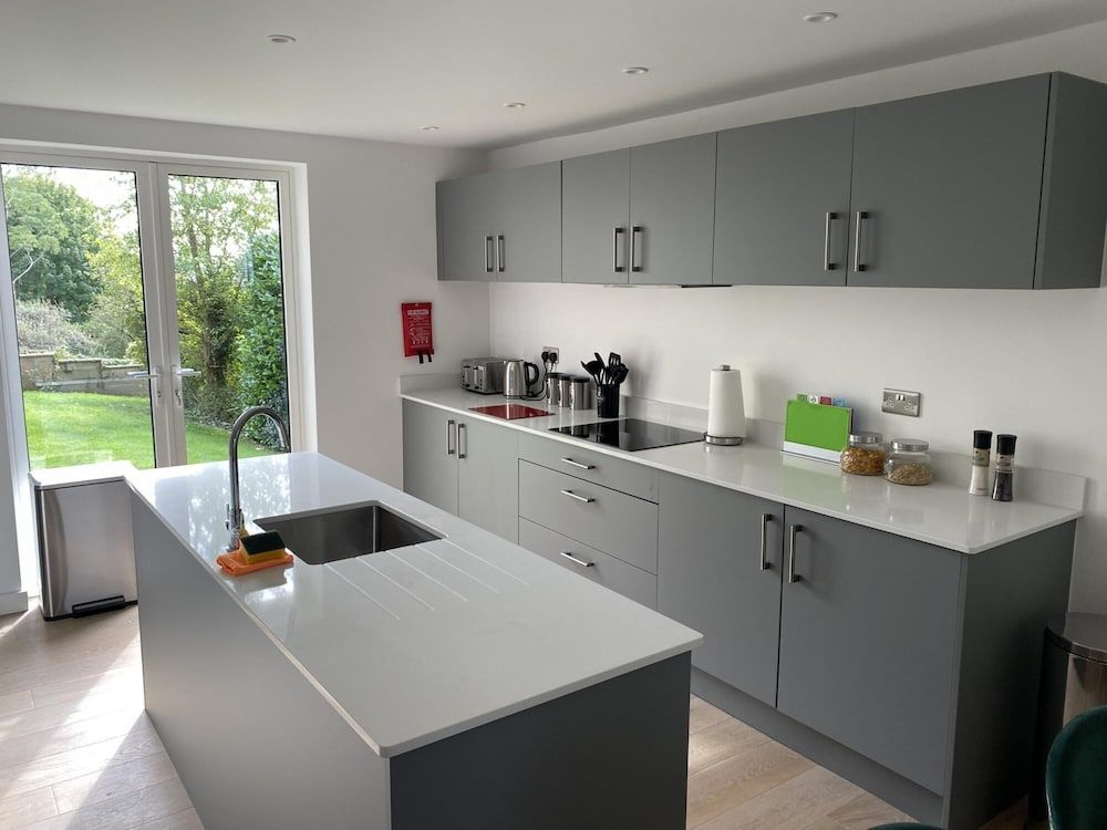 undefined CH Apt 2 2bed in Bath 6