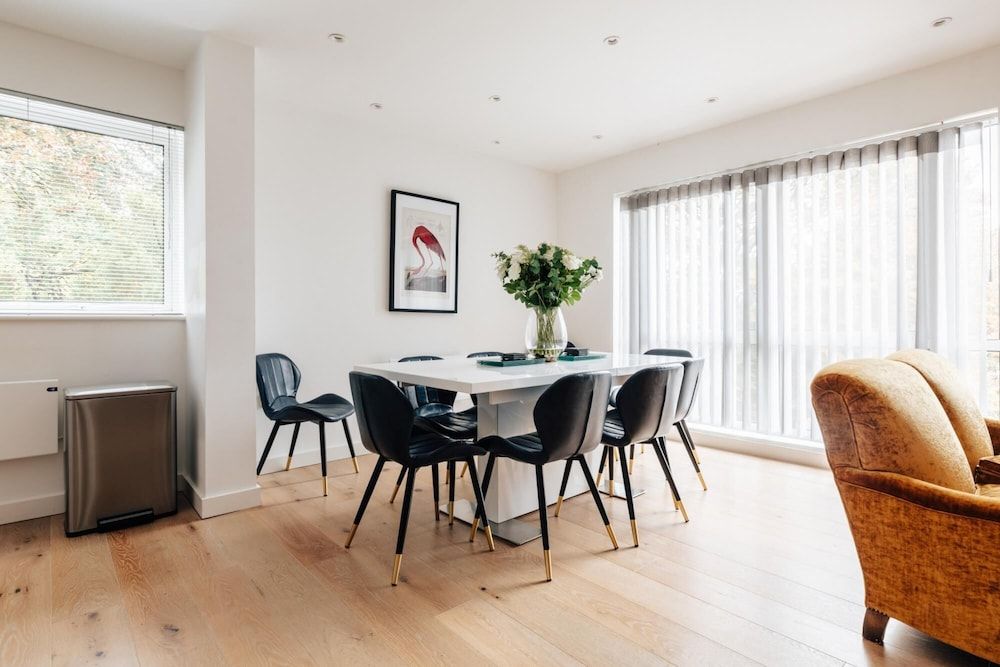 undefined CH Apt 9 2bed in Bath 3