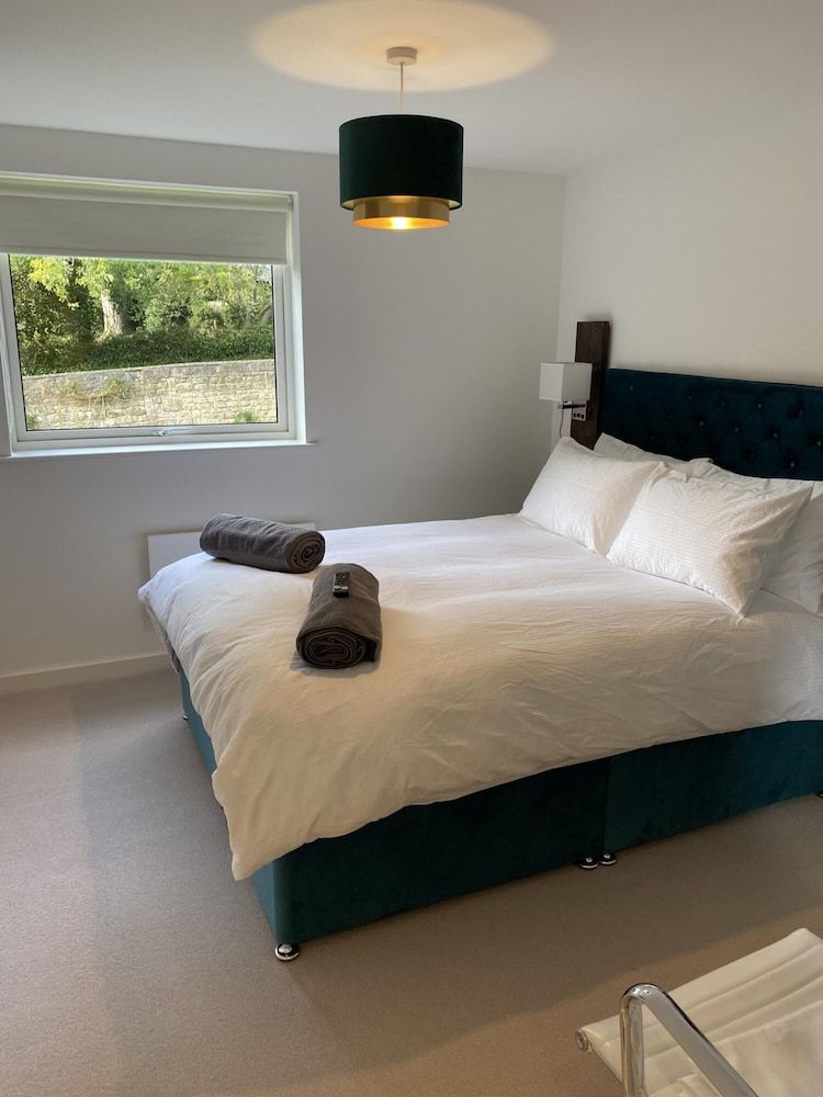 undefined CH Apt 4 2bed in Bath 10