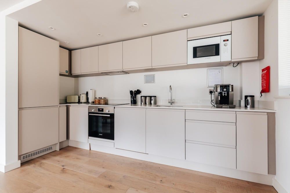 undefined CH Apt 4 2bed in Bath 5