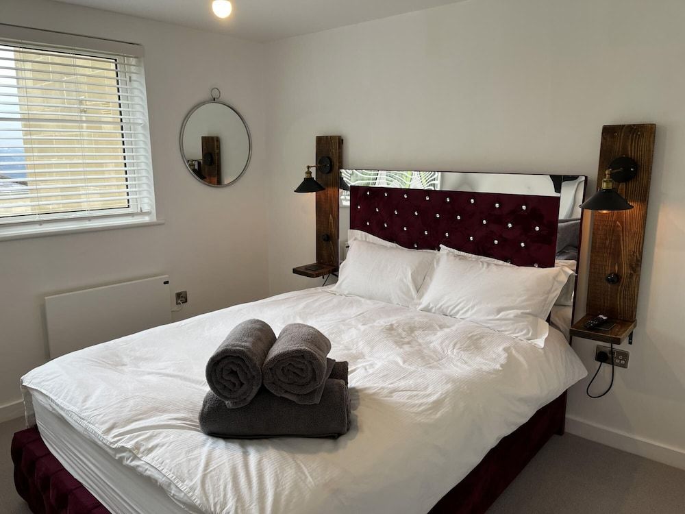 undefined CH Apt 5 2bed in Bath 8