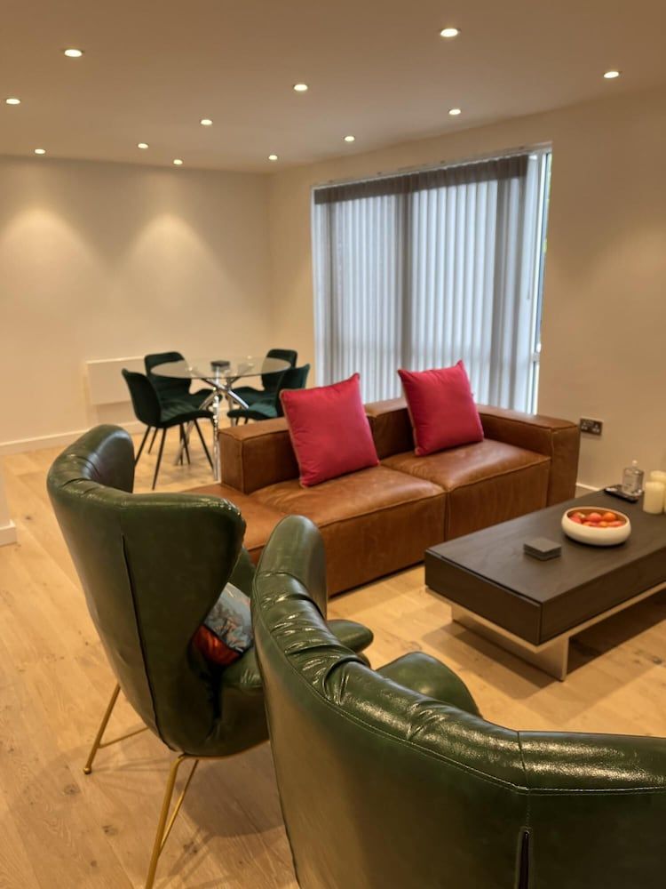 undefined CH Apt 5 2bed in Bath 7