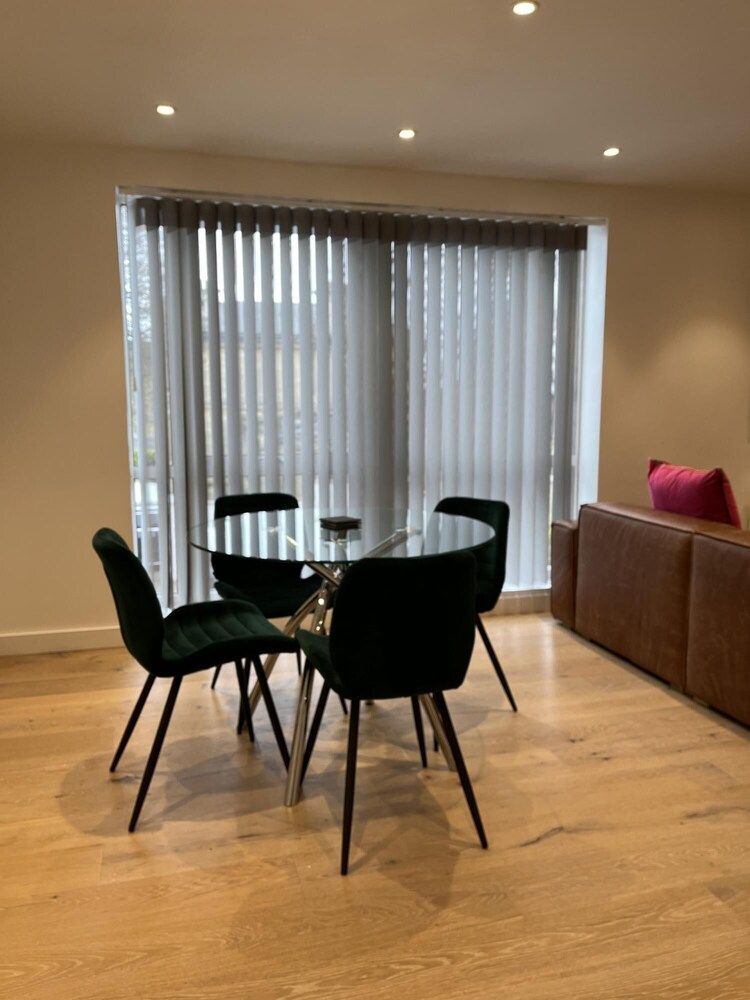 undefined CH Apt 5 2bed in Bath 5