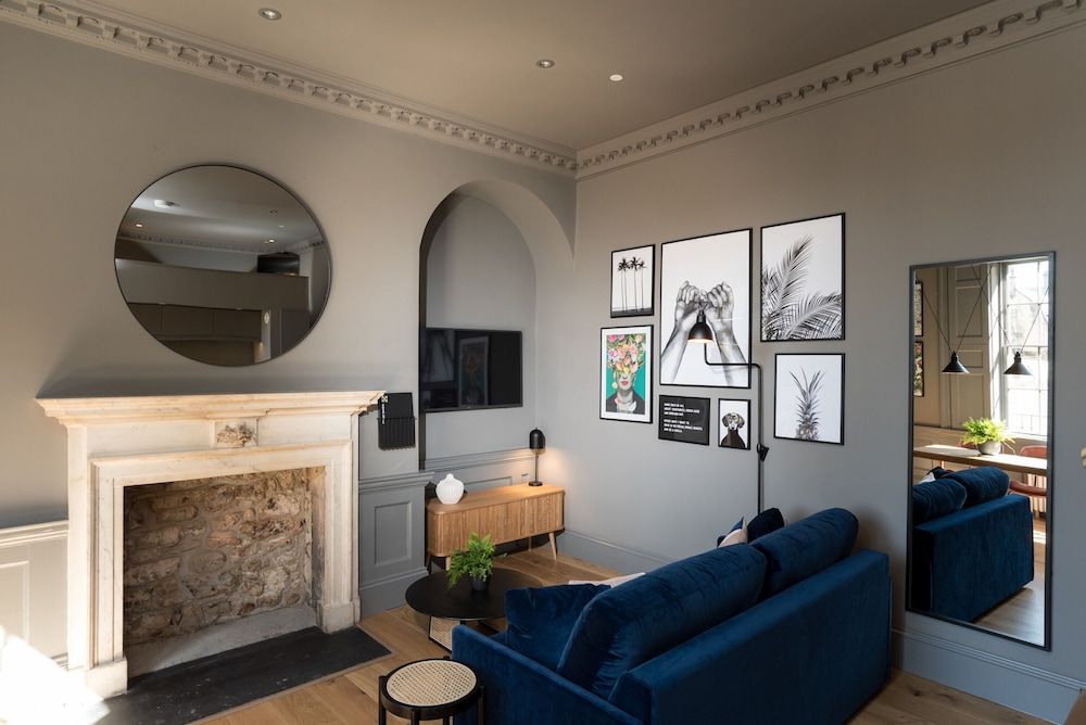 Hiding Space - Trim Street Apartments Deluxe Studio Suite, 1 King Bed with Sofa bed, Kitchen, Mezzanine 17