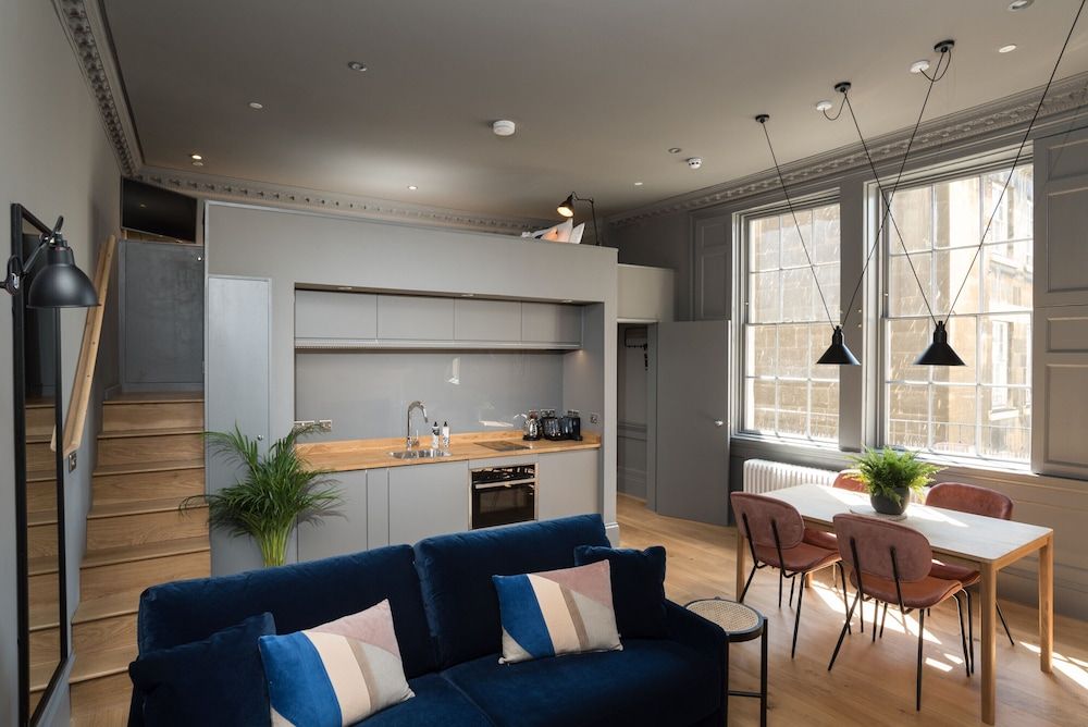 Hiding Space - Trim Street Apartments Deluxe Studio Suite, 1 King Bed with Sofa bed, Kitchen, Mezzanine 16