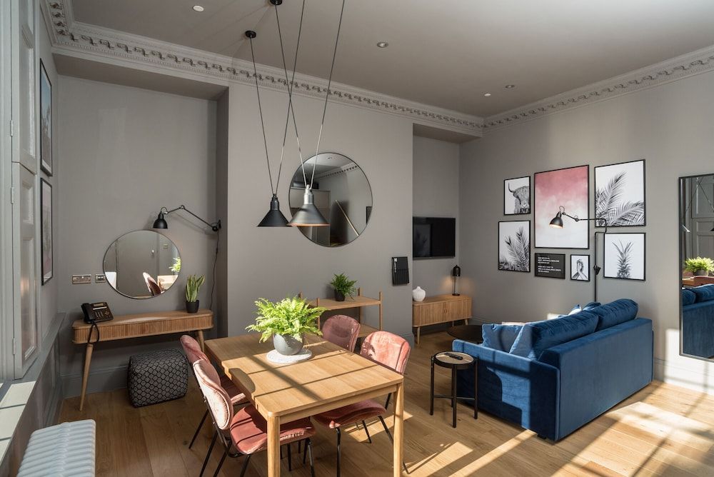 Hiding Space - Trim Street Apartments Deluxe Studio Suite, 1 King Bed with Sofa bed, Kitchen, Mezzanine 14